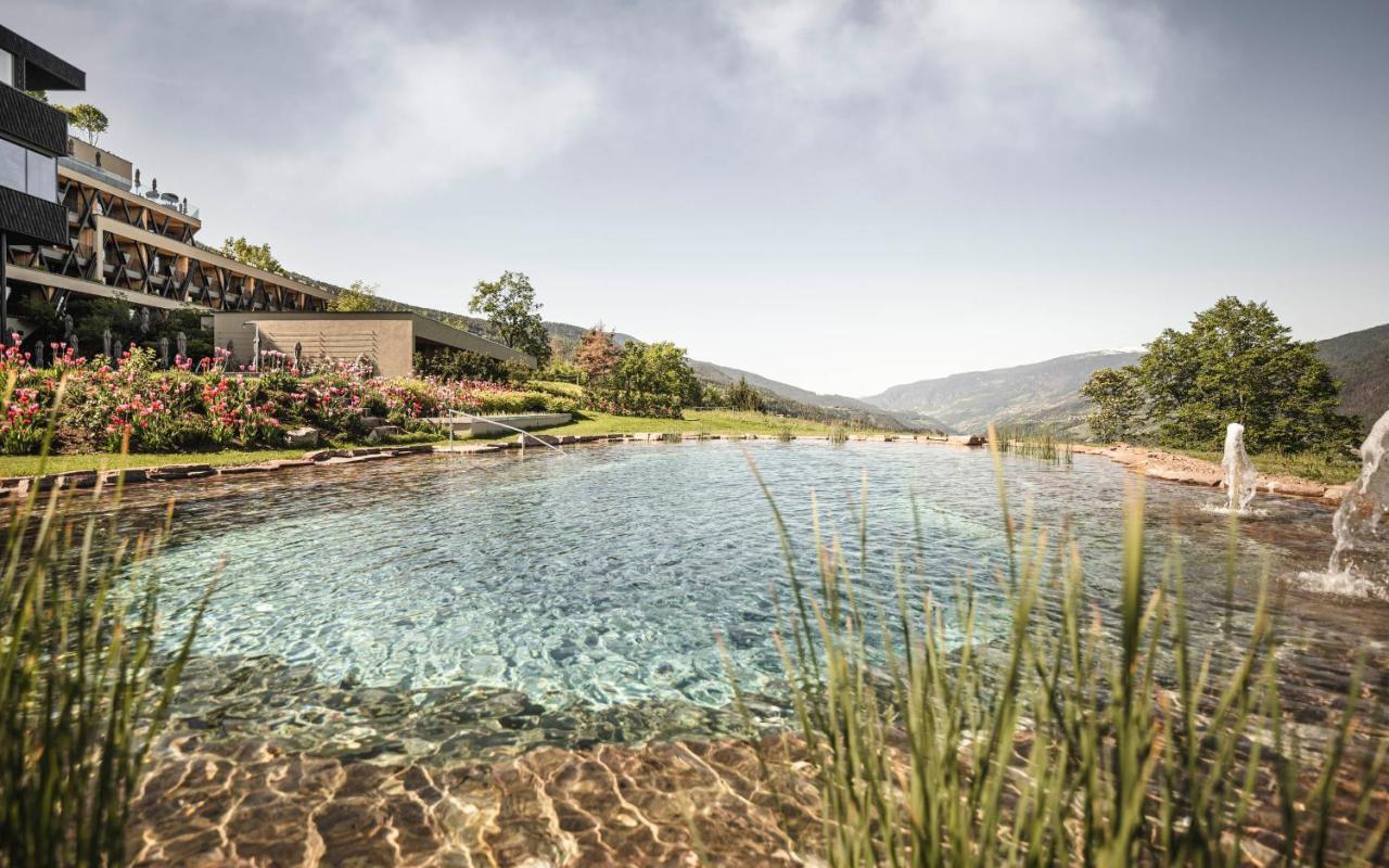 Santre Dolomythic Home ブレッサノーネ エクステリア 写真 The outdoor pool at the Hotel