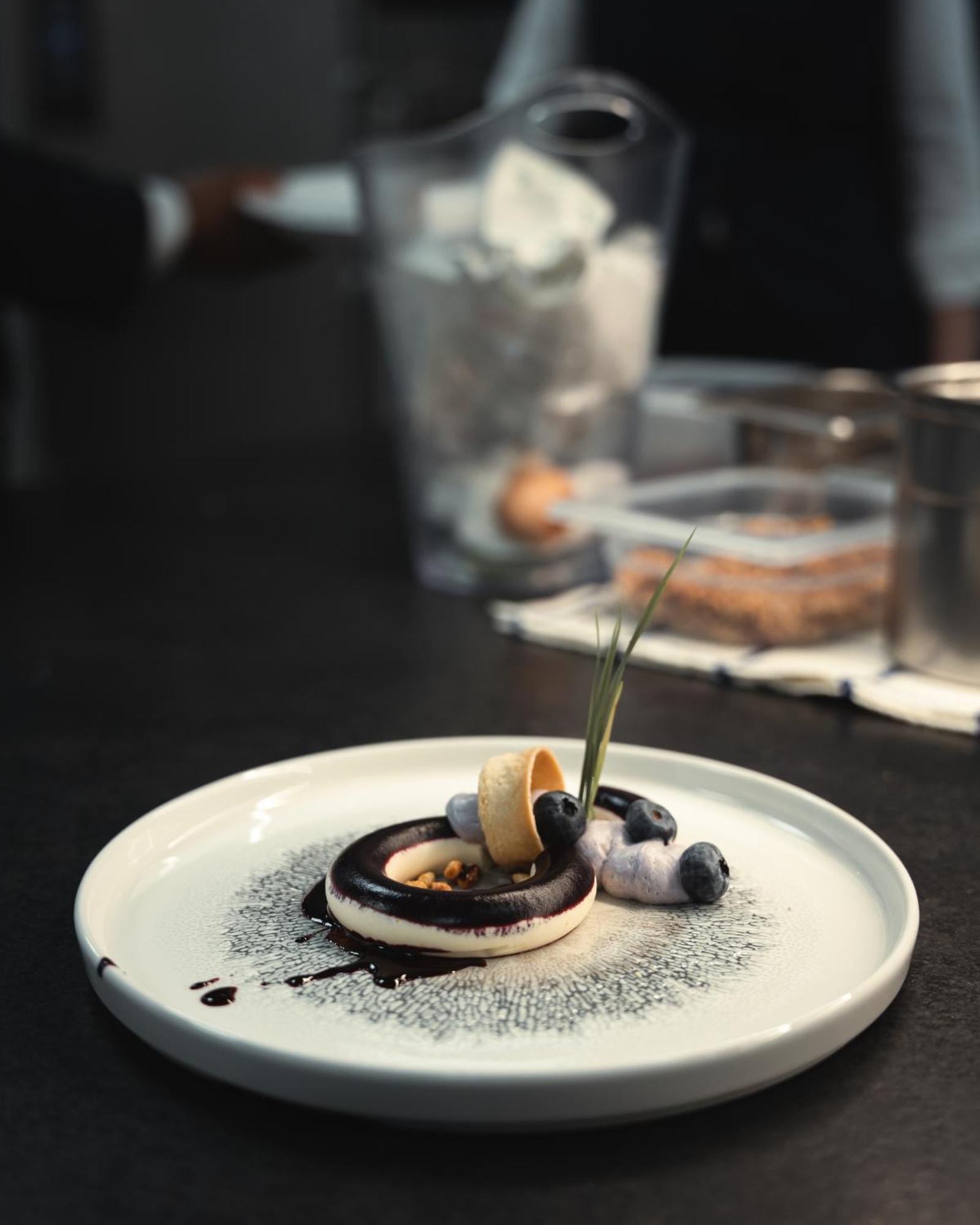 Santre Dolomythic Home ブレッサノーネ エクステリア 写真 A blueberry cheesecake